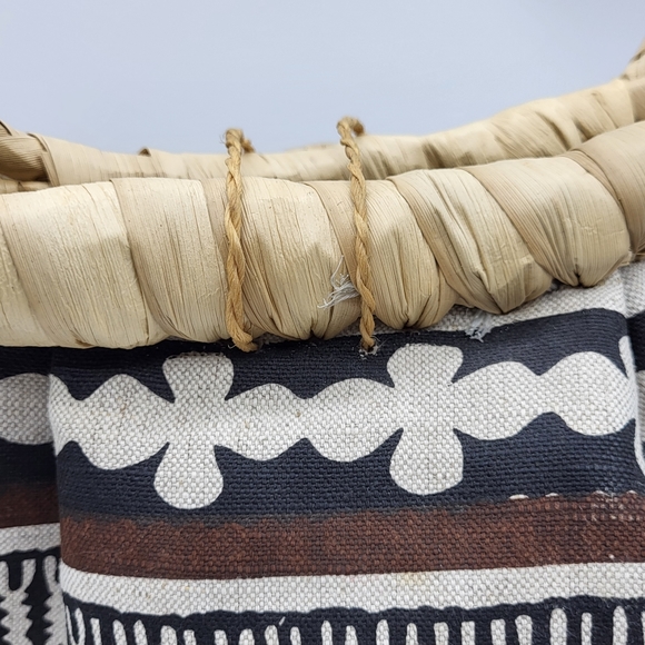 Handmade weaved large straw Fiji beach bag - Picture 6 of 16